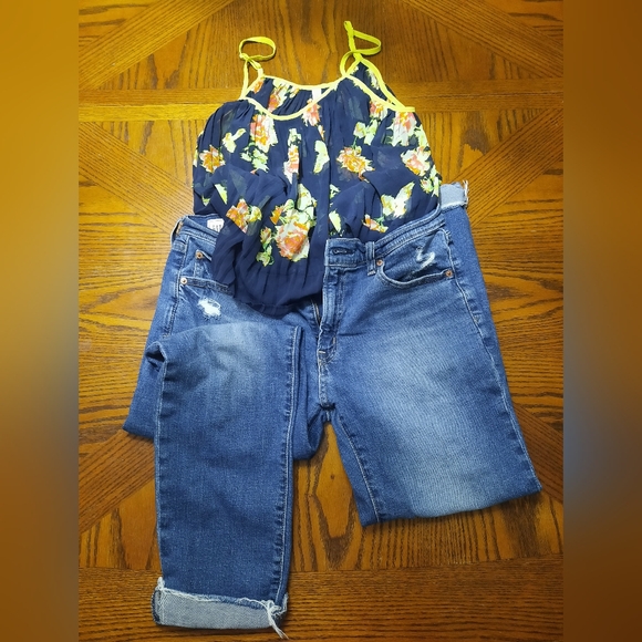 Mid-Rise Wow Boyfriend Straight Jeans US 6 - Picture 4 of 4